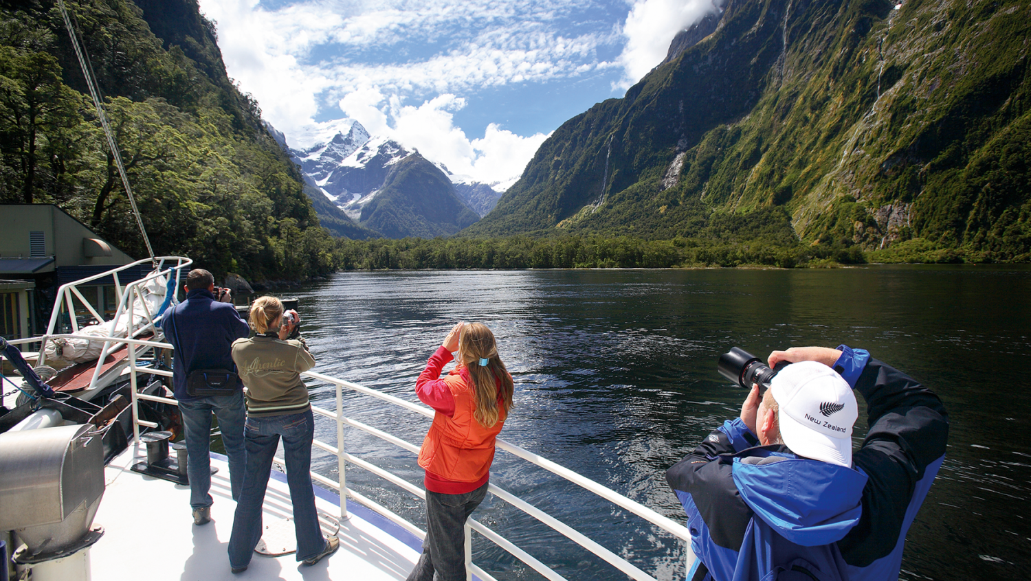 Image 1 for Milford Sound Cruise and Lunch 